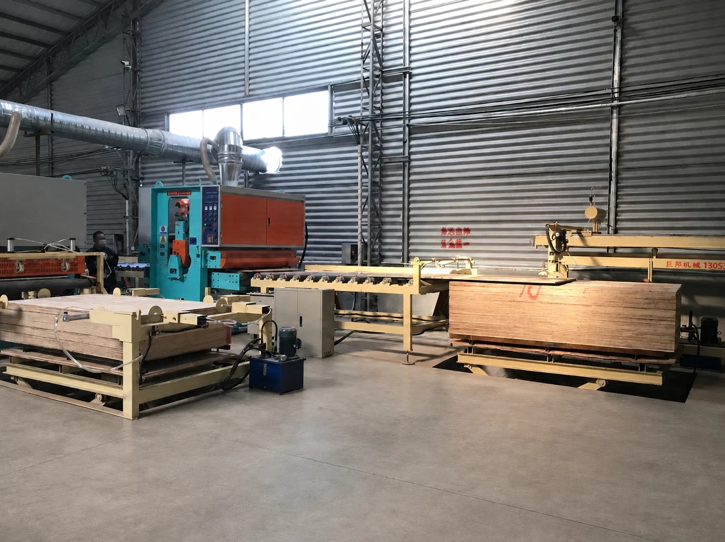 Panel-processing equipment in a production workshop in Linyi